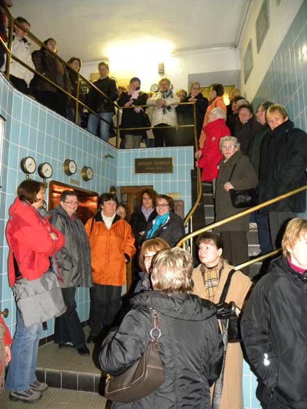 Die Reisegruppe der FU Hünxe in der Felsenkeller-Brauerei in Monschau Die Reisegruppe der FU Hünxe in der Felsenkeller-Brauerei in Monschau